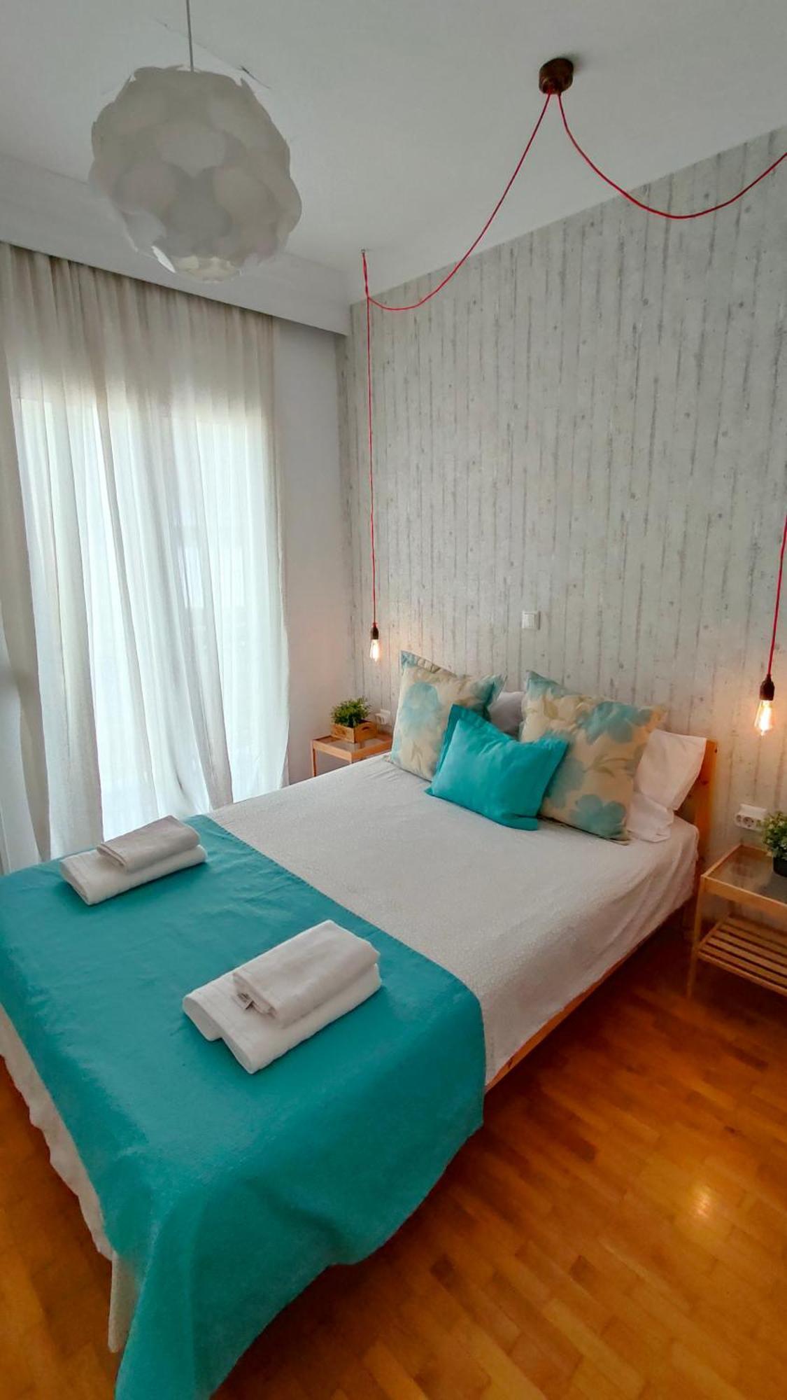 Think Home, Exploring The Center Of Apartamento Tesalónica